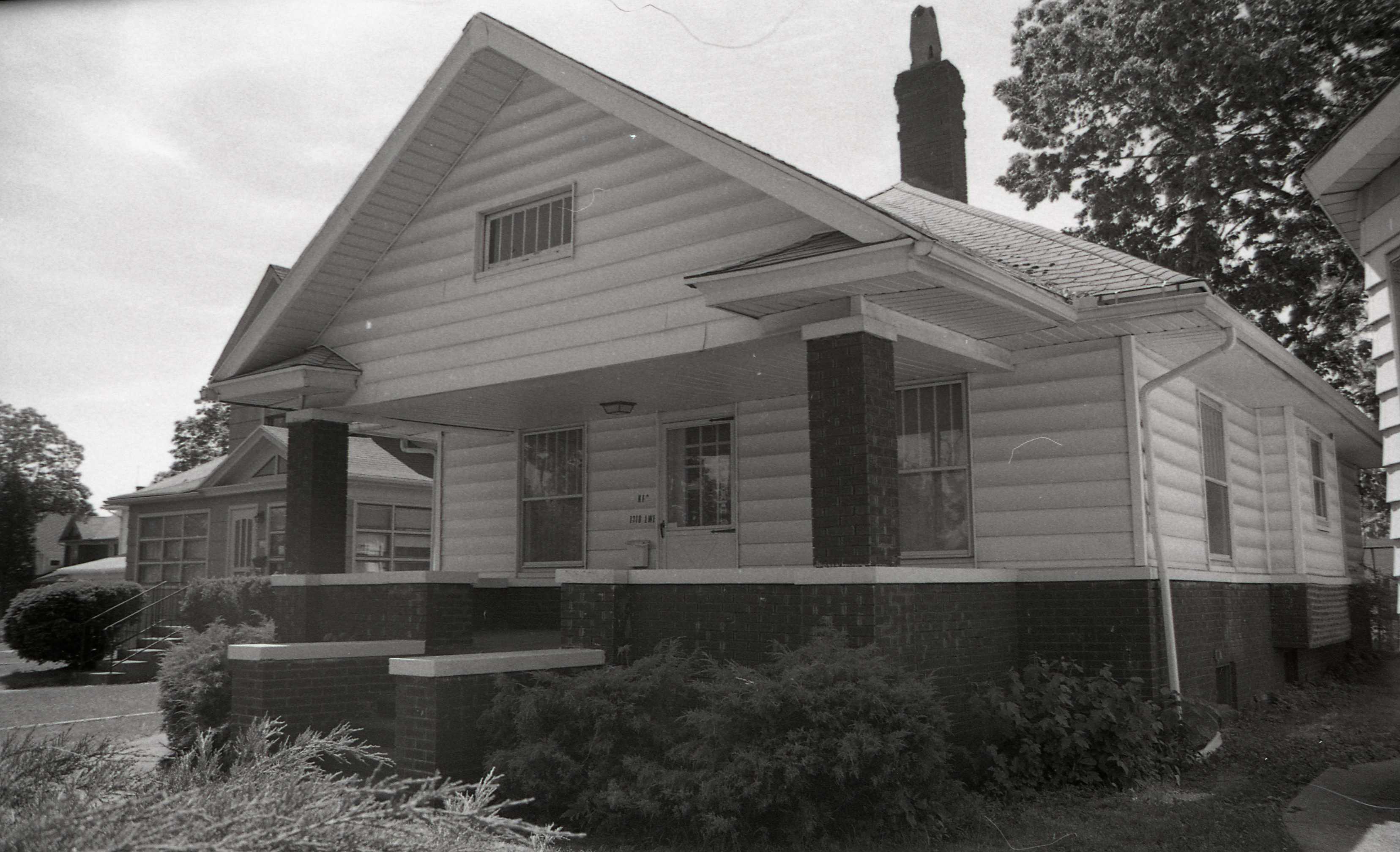 1318 Lincolnway East